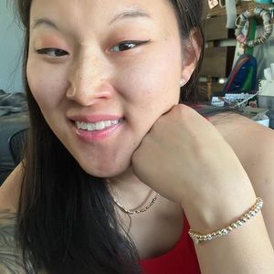 Meet your Posher, Esther